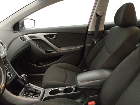 Used 2015 Hyundai Elantra SE w/ Option Group 03 FWD image 17