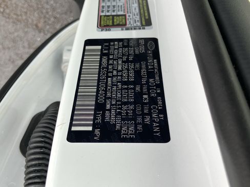 Used 2026 Hyundai Palisade SEL FWD image 32