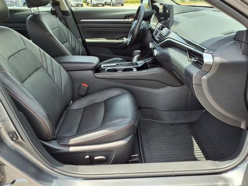 Used 2023 Nissan Altima 2.5 SR w/ SR Premium Package FWD image 13