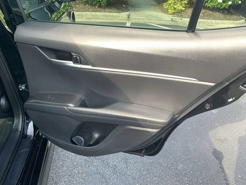 Used 2024 Toyota Camry SE FWD image 11