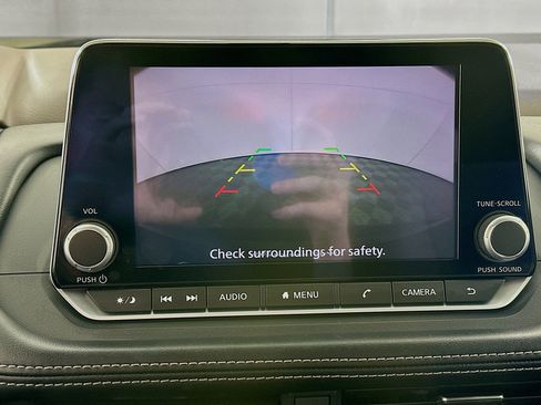 Used 2023 Nissan Rogue SV image 22