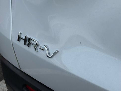 Used 2025 Honda HR-V LX image 12