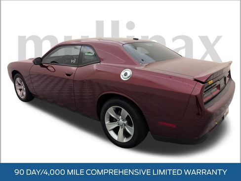 Used 2022 Dodge Challenger SXT image 10