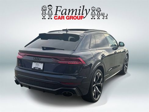 Used 2024 Audi RS Q8 4.0T image 3