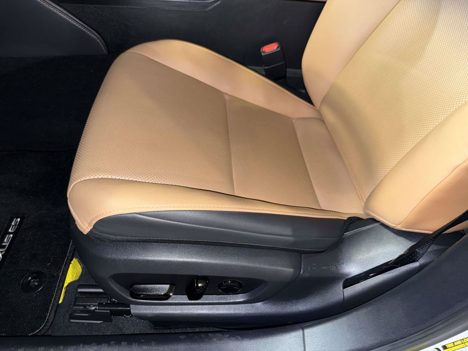 Certified 2022 Lexus ES 350 w/ Premium Package FWD image 3