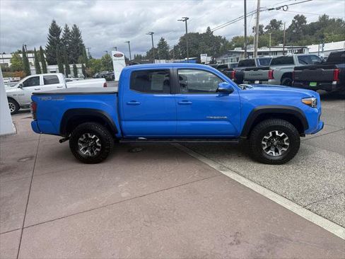 Certified 2021 Toyota Tacoma TRD Off-Road w/ Technology Package AWD/4WD image 9