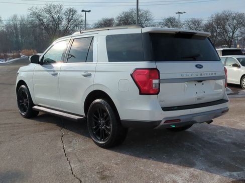 Used 2024 Ford Expedition XLT image 6