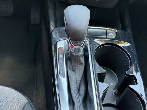 Certified 2024 Chevrolet Trax LT w/ LT Convenience Package FWD image 27