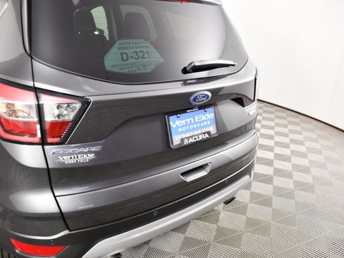 Used 2018 Ford Escape Titanium w/ Ford Safe & Smart Package AWD/4WD image 15