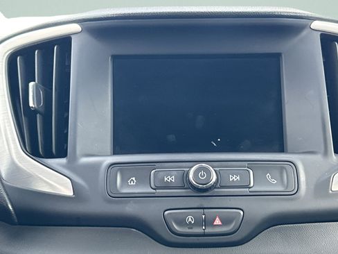 Used 2024 GMC Terrain SLE image 23