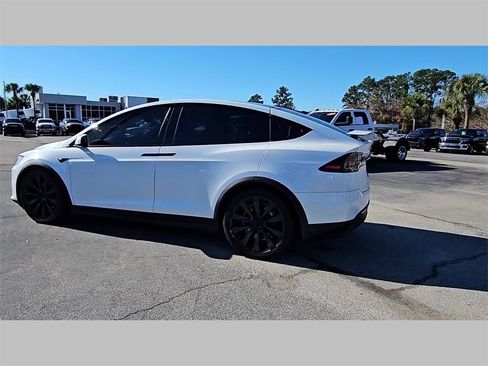 Used 2022 Tesla Model X image 27