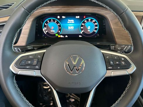 New 2026 Volkswagen Atlas SE w/ Panoramic Sunroof Package AWD/4WD image 23