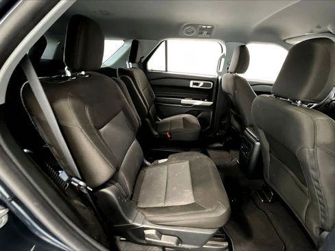 Used 2022 Ford Explorer XLT image 25