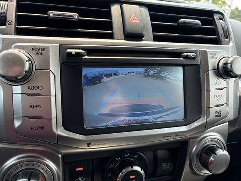 Used 2017 Toyota 4Runner SR5 AWD/4WD image 23