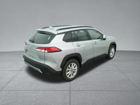 Used 2022 Toyota Corolla Cross LE w/ Moonroof Package FWD image 11
