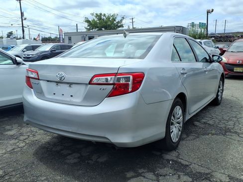 Used 2014 Toyota Camry LE FWD image 6