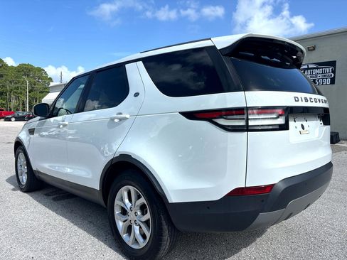 Used 2020 Land Rover Discovery SE image 8