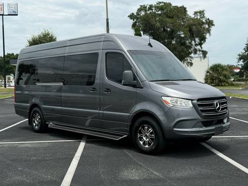 Used 2020 Mercedes-Benz Sprinter 2500 image 7
