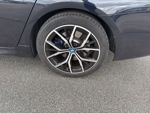 Used 2023 BMW 530e xDrive w/ Premium Package AWD/4WD image 6