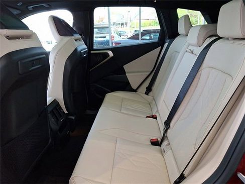 Used 2025 BMW X3 xDrive30i w/ Premium Package image 5