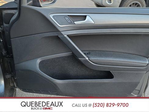 Used 2015 Volkswagen Golf SE image 28