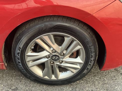 Used 2019 Hyundai Elantra SEL FWD image 17