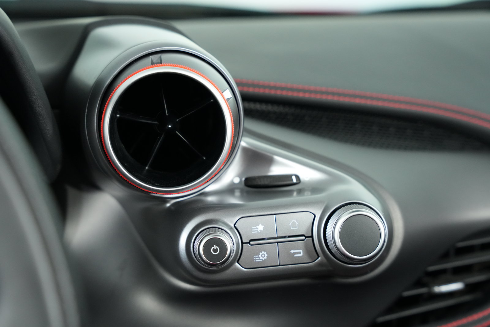 Certified 2022 Ferrari F8 Spider RWD image 36