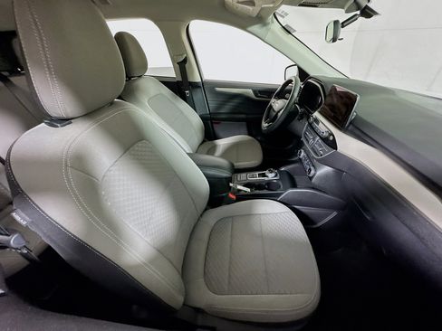 Used 2022 Ford Escape SE image 25