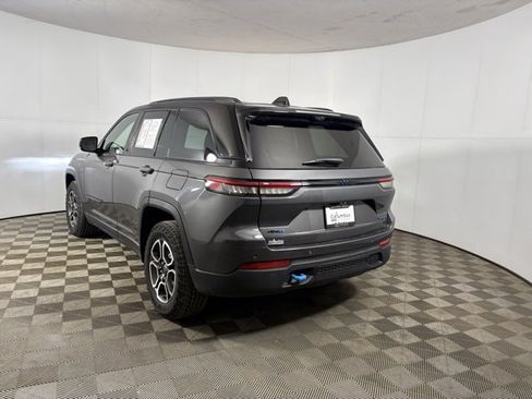 Used 2022 Jeep Grand Cherokee Trailhawk w/ Luxury Tech Group III image 4