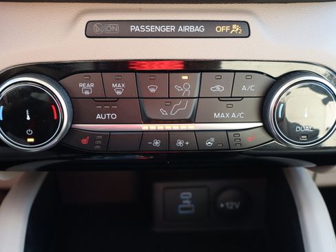 Used 2022 Ford Escape Titanium image 22