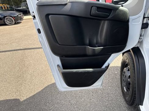 Used 2021 RAM ProMaster 2500 w/ Convenience Group FWD image 16
