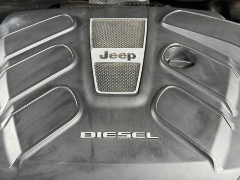 Used 2014 Jeep Grand Cherokee Limited w/ Luxury Group II AWD/4WD image 19