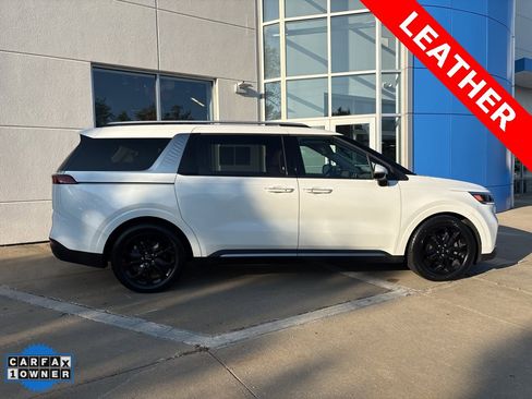 Used 2024 Kia Carnival SX Prestige image 7