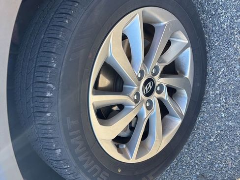 Used 2018 Hyundai Tucson SE image 12