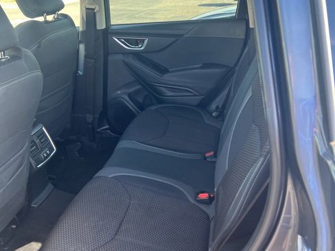 Used 2023 Subaru Forester Premium image 7