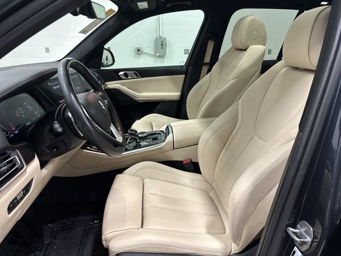 Used 2019 BMW X5 xDrive40i w/ Convenience Package AWD/4WD image 16