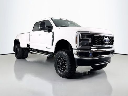 Used 2024 Ford F350 Lariat image 5