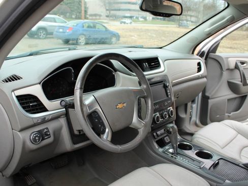 Used 2015 Chevrolet Traverse LTZ AWD/4WD image 24
