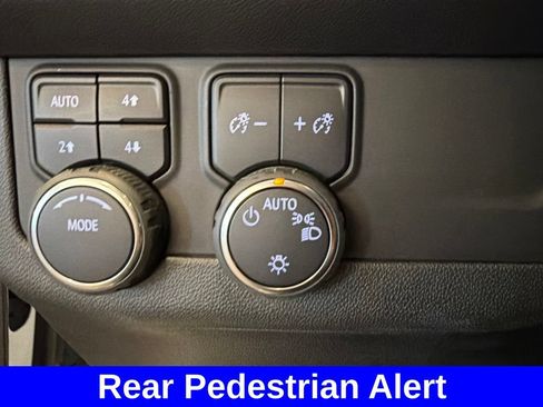 Used 2023 Chevrolet Tahoe Z71 w/ Luxury Package AWD/4WD image 32