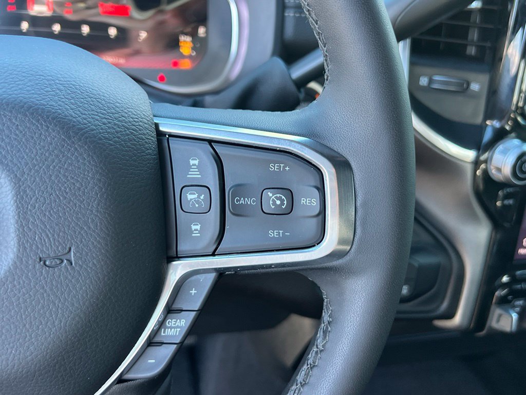 Used 2025 RAM 2500 Laramie AWD/4WD image 29