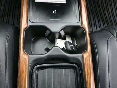 Used 2020 Honda CR-V Touring image 14