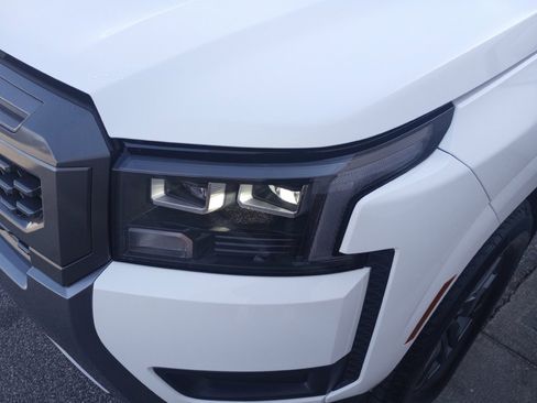 Used 2026 Nissan Frontier SV image 26