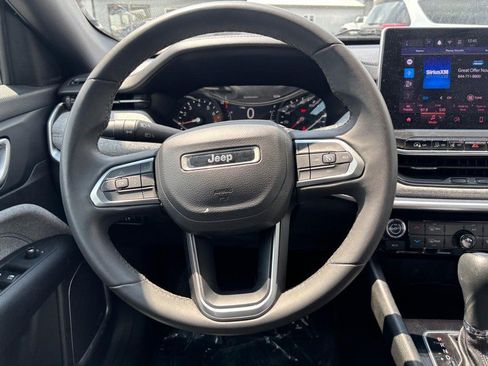 Used 2024 Jeep Compass Latitude AWD/4WD image 14