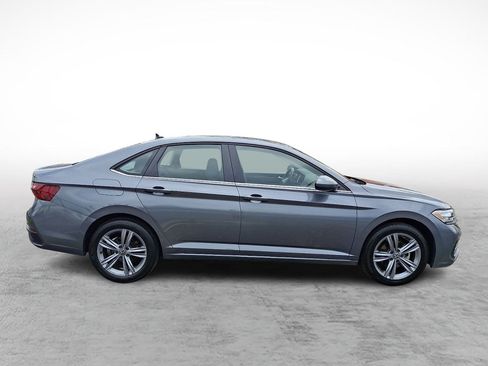 Used 2024 Volkswagen Jetta SE FWD image 6