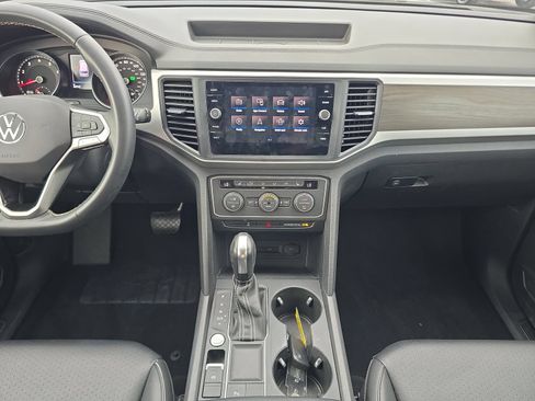 Used 2021 Volkswagen Atlas SE FWD image 11