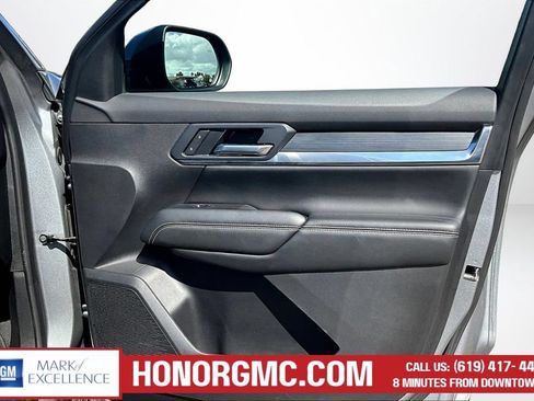 Used 2025 GMC Terrain Elevation AWD/4WD image 28