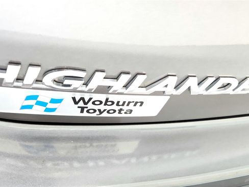 Used 2017 Toyota Highlander Limited Platinum image 12