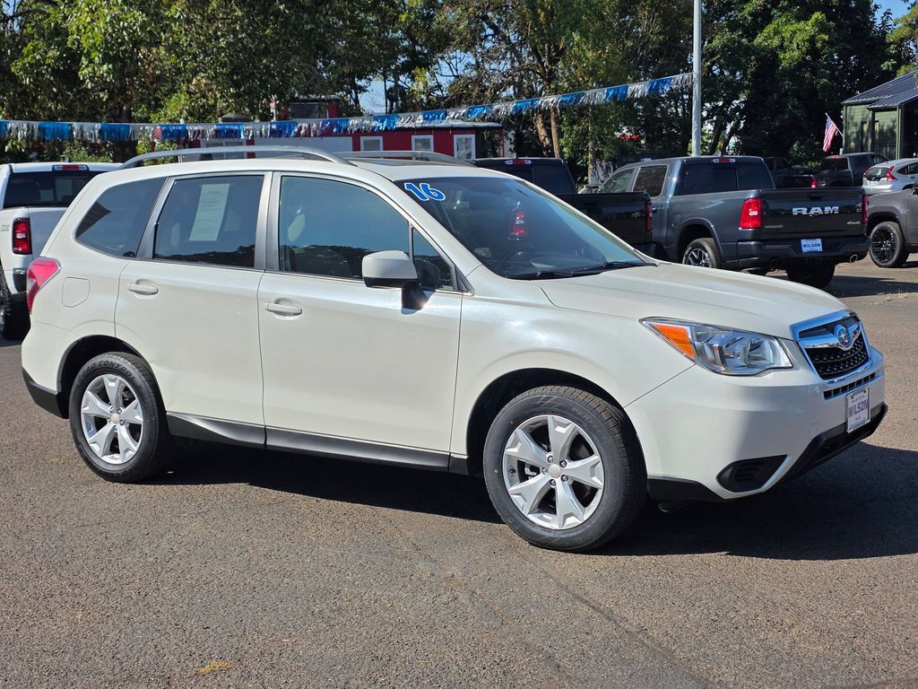 Used 2016 Subaru Forester 2.5i Premium AWD/4WD image 3
