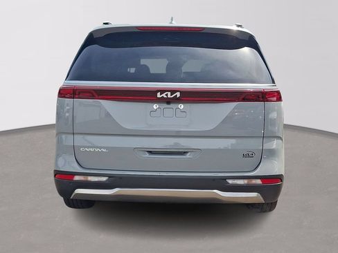 Certified 2024 Kia Carnival SX FWD image 5