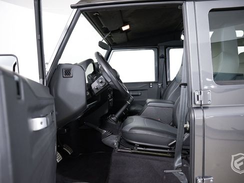 Used 1991 Land Rover Defender 110 image 14